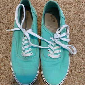 Teal low top tennies